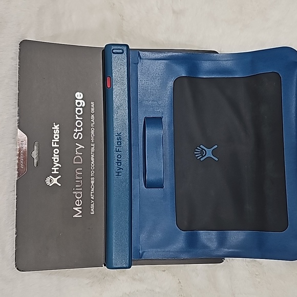 Hydro Flask Medium Dry Storage Bag - Picture 6 of 8